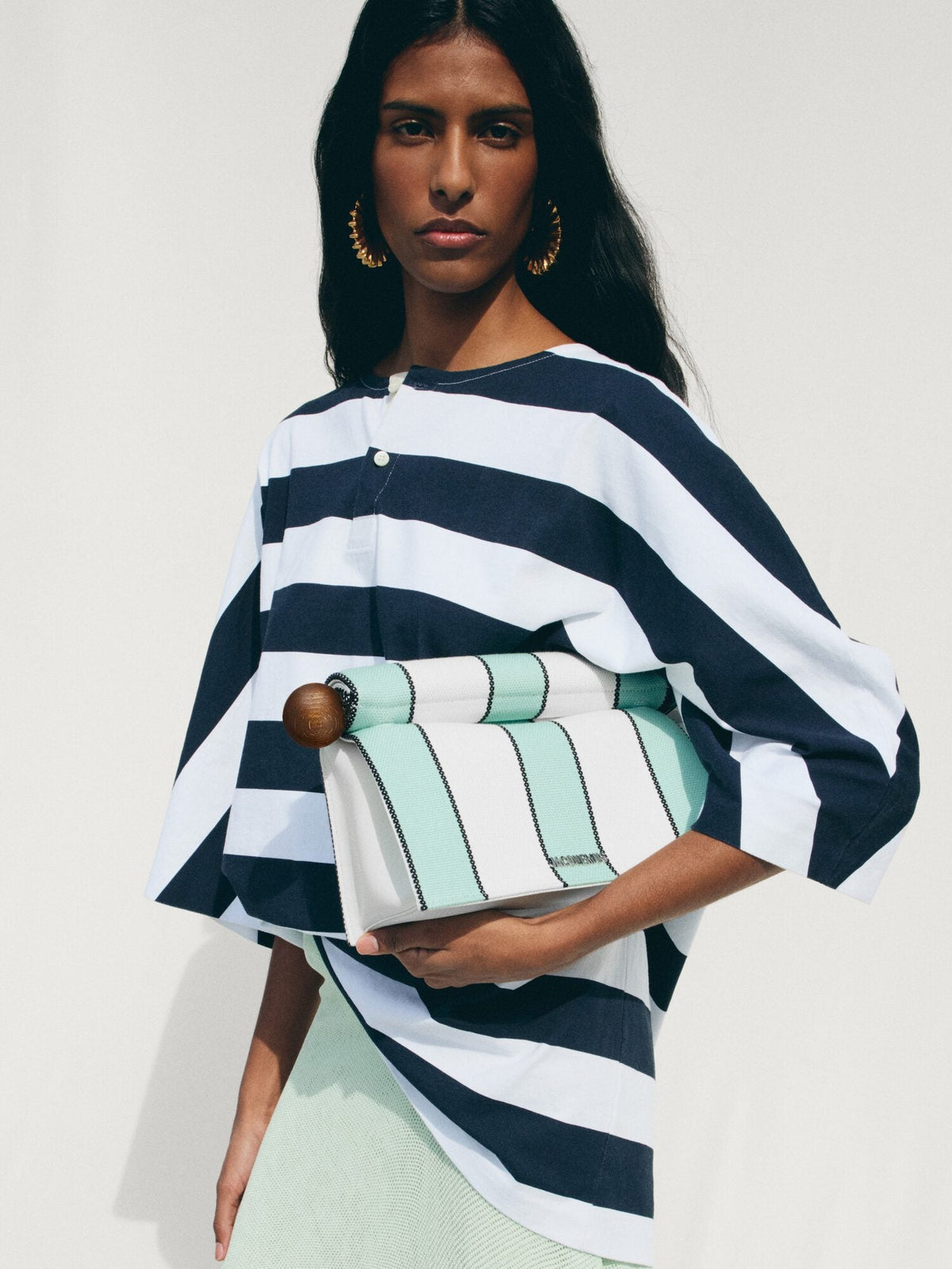 The Rond Carré clutch