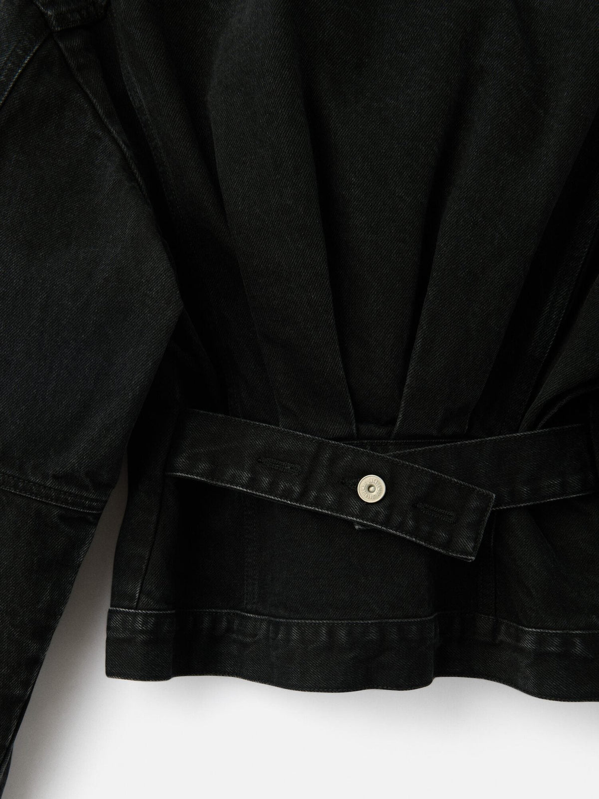 The denim de-Nîmes jacket
