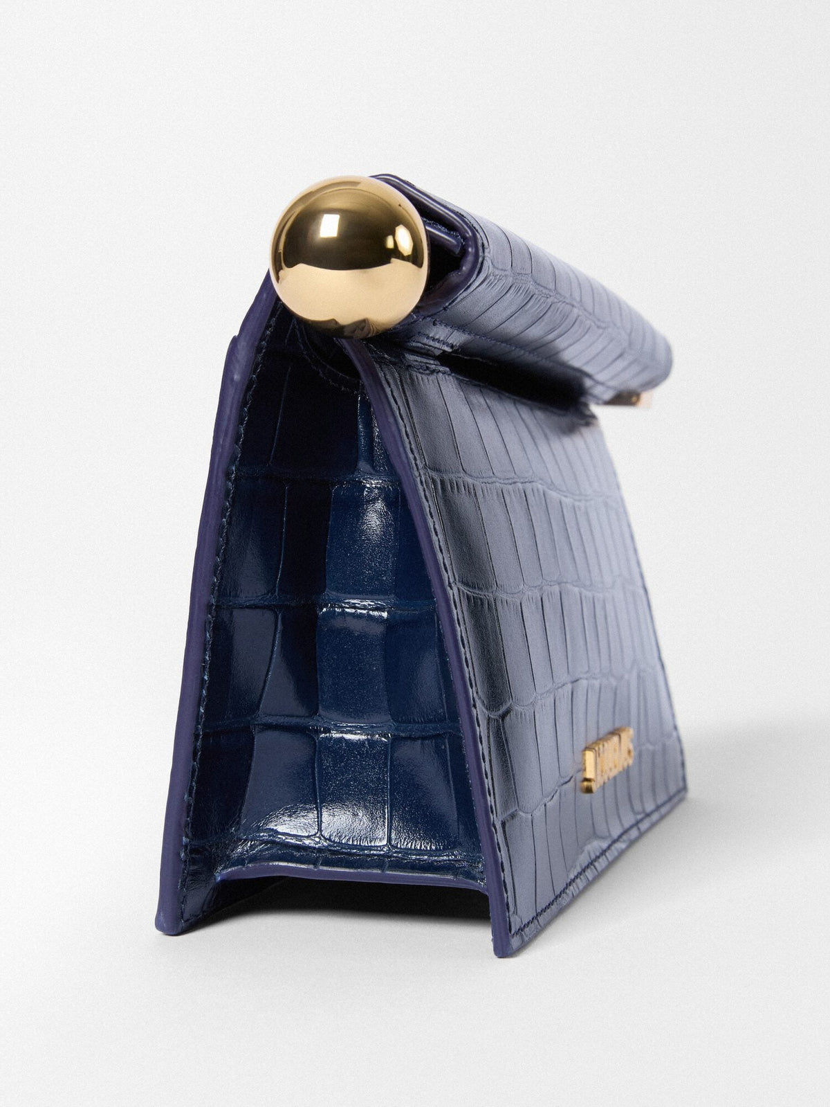 The small Rond Carré clutch