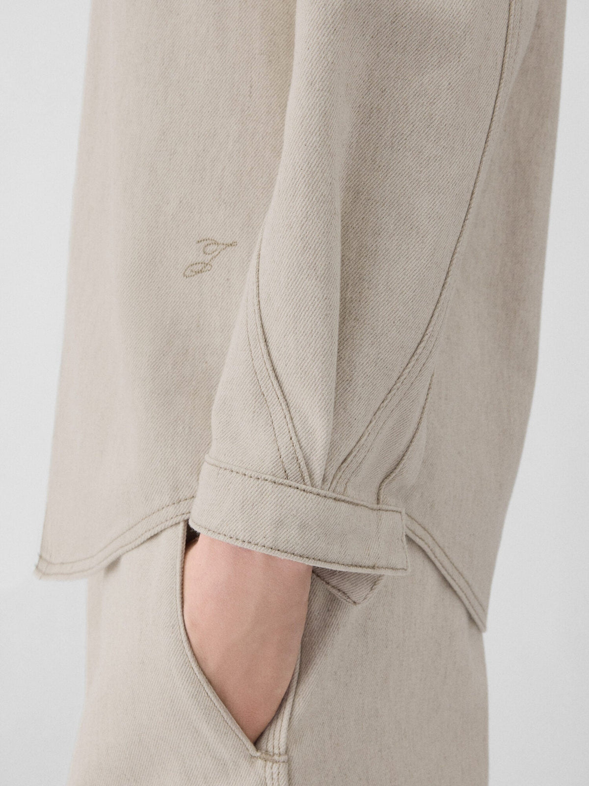 The Amelo de-Nîmes denim shirt
