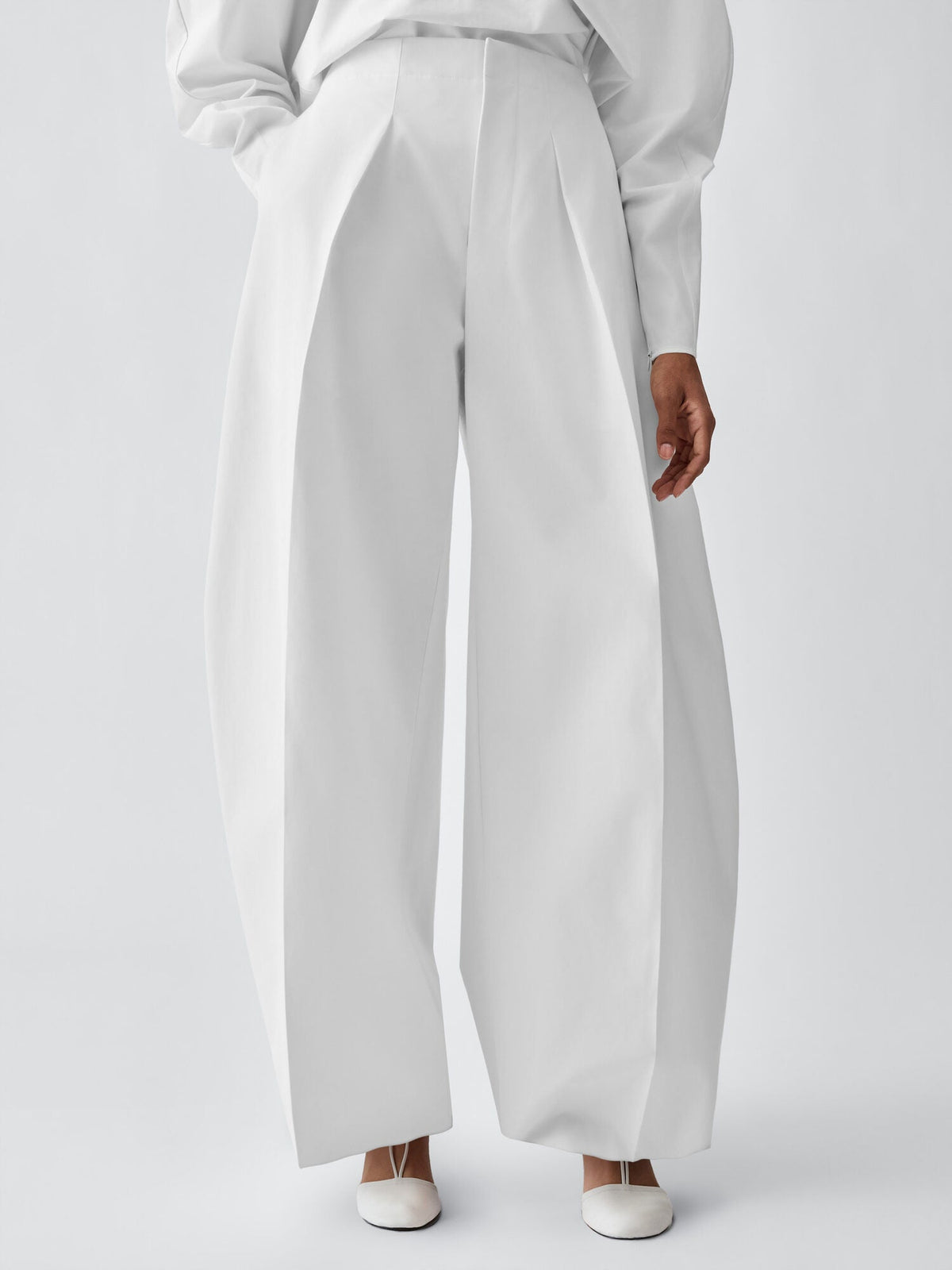 The Ovalo fluid pants